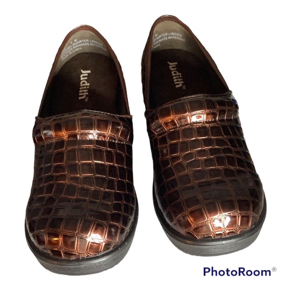 Judith Brown Patent Leather Clogs SZ 7